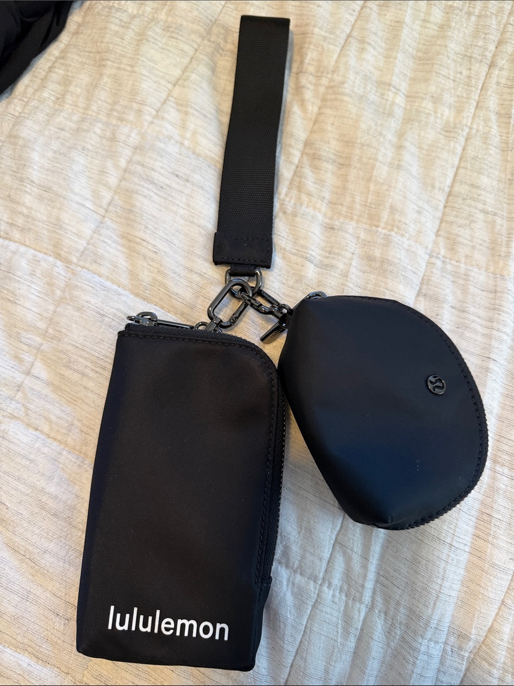 lululemon athletica dual pouch wristlet duo